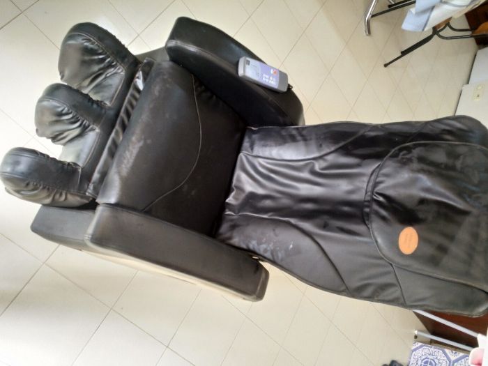 Poltrona Massagem + Sistema de Ar (Não liga). Nova + de 1000€