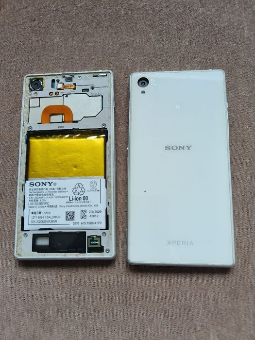 SONY XPERIA Sprzedam dwie sztuki