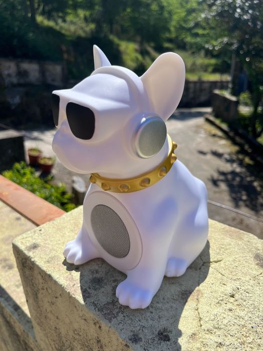 Coluna de som cachorro