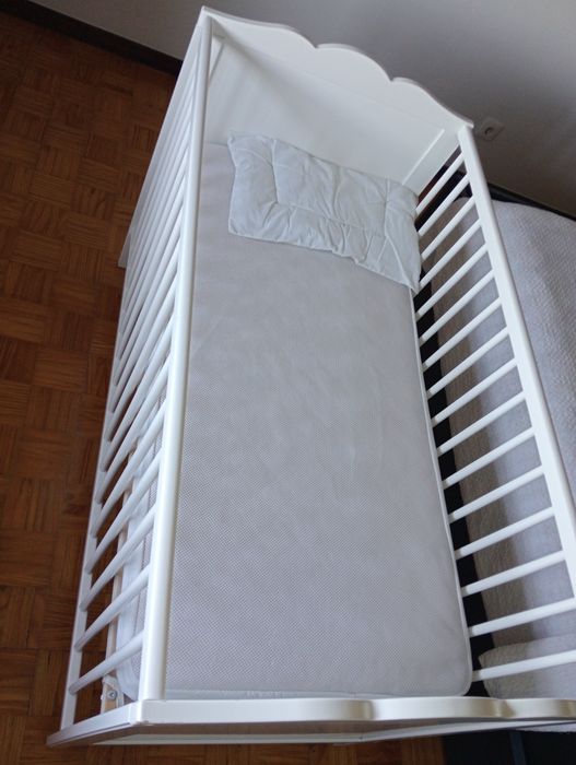 Berço branco em bom estado