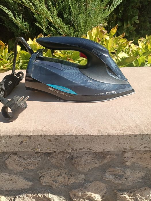 Продам утюг електричний.