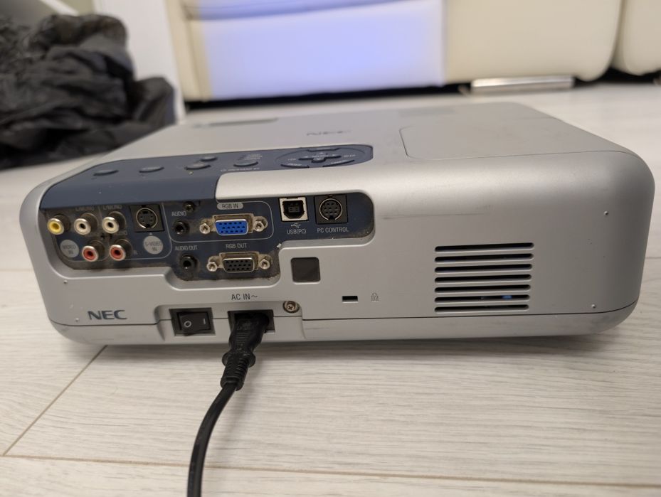 Проектор NEC VT 660 100-120/200-240V