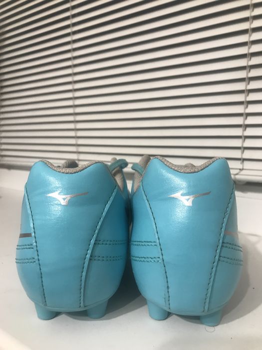 бутси  Mizuno кросівки 38