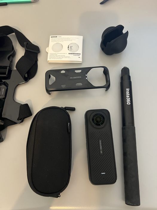 Insta 360 x4 c/ acessórios