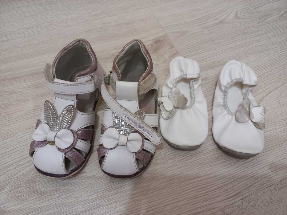 Дівчачі босоніжки, балетки, чешки