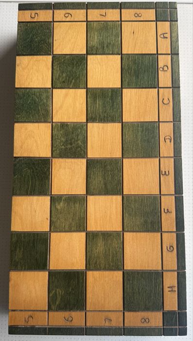 Jogo xadrez - tabuleiro/caixa em madeira