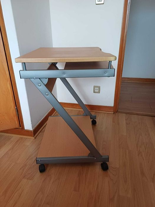 Secretária para computador