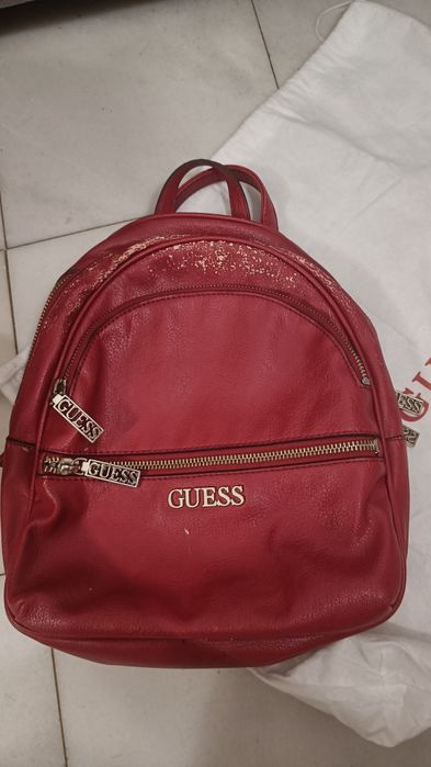 Mochila vermelha Guess
