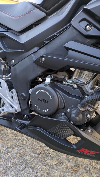 UM Xtreet 125 — 2024 | 9.000 km | Garantia até março de 2027
