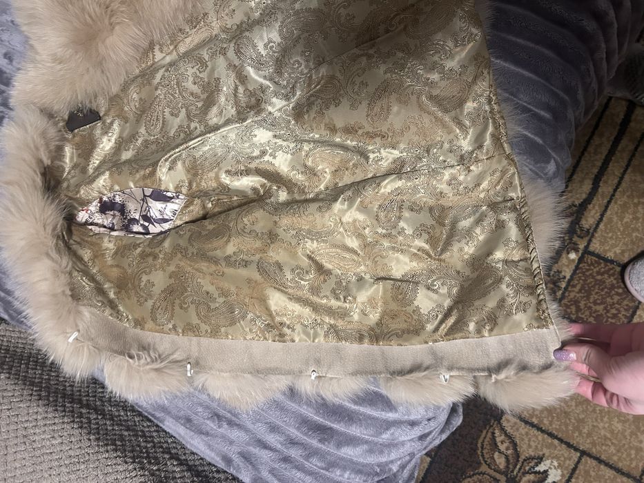 Продам шубку натуральна 44