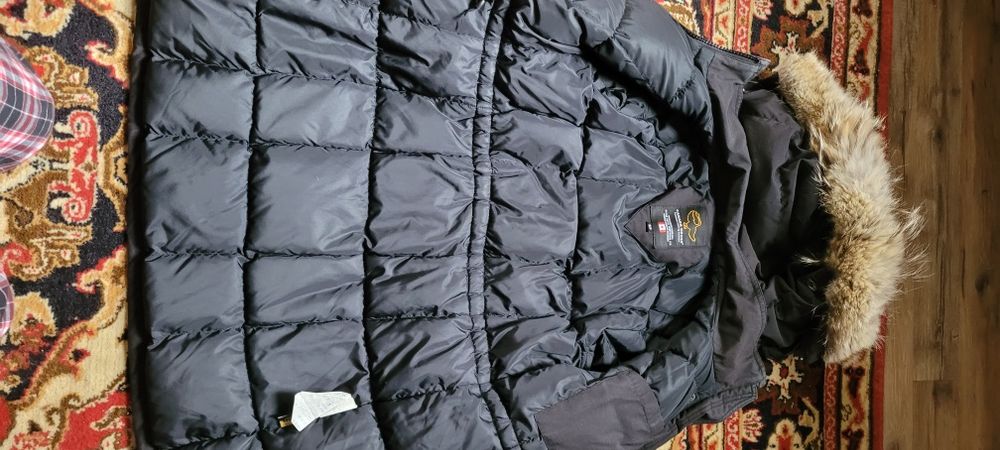 Пуховик Canada Goose