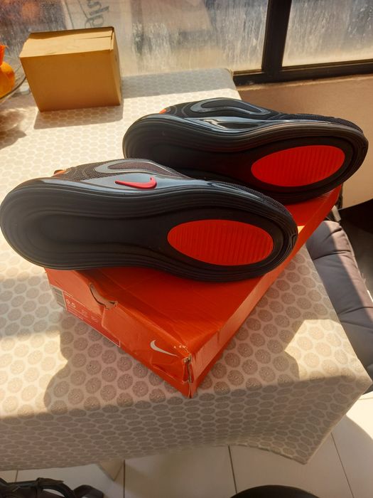 Vende se tenis nike 720