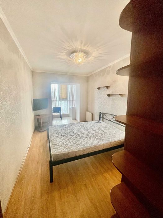 Центр міста! Сучасна 3-х кімн.-студіо. Автономне опалення!