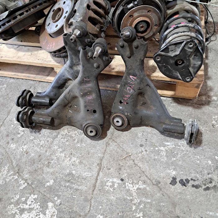 MERCEDES VITO W447 447 wahacz lewy prawy przedni tył napęd  przód