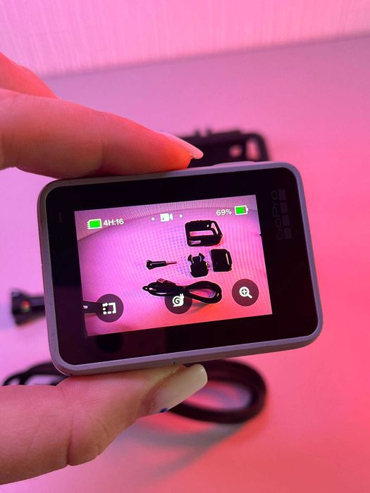 Екшн-камера GoPro Hero 7 White з картою пам'яті.