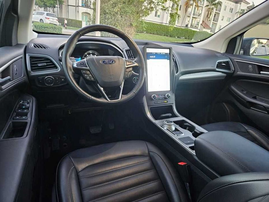 2021   Ford Edge