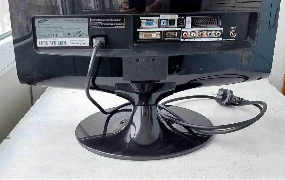 Монитор телевизор рідкокристалічний