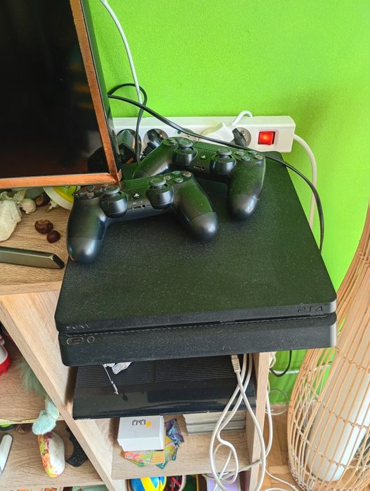 PlayStation 4 slim
