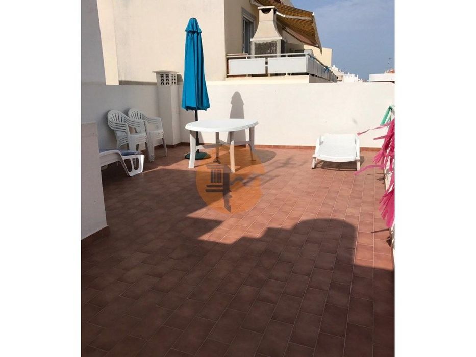 Apartamento T2 Duplex no centro de Monte Gordo para arrendamento de...