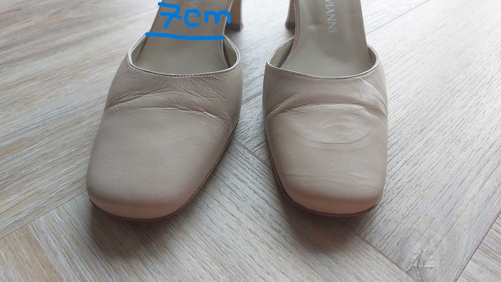 Skórzane czółenka z odkrytą piętą