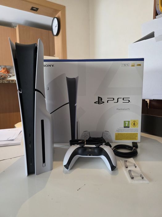 Playstation 5 Slim 1TB Com Disco - NOVA