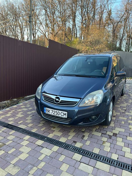 Продам OPEL ZAFIRA 1.9 150к.с 2008 рік