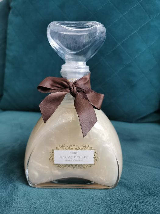 Karafka z płynem do kąpieli