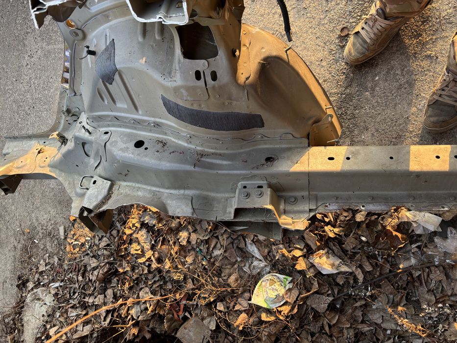 четверть без крила тесла 3