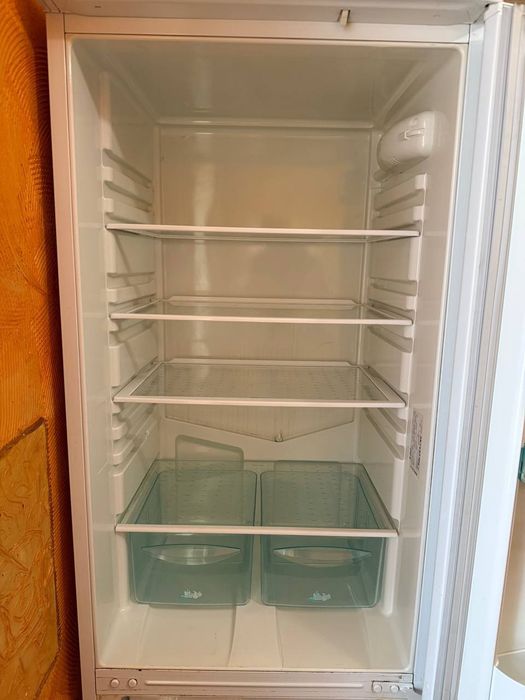 Хололильник Stinol модель RF NF 345A.