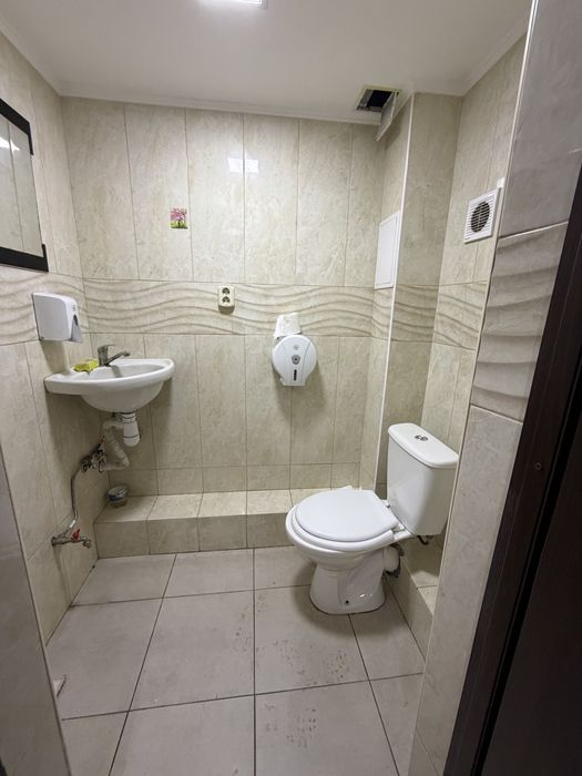 Оренда без комісіі, Чорновола, центр під кафе-кондитерську є витяжка