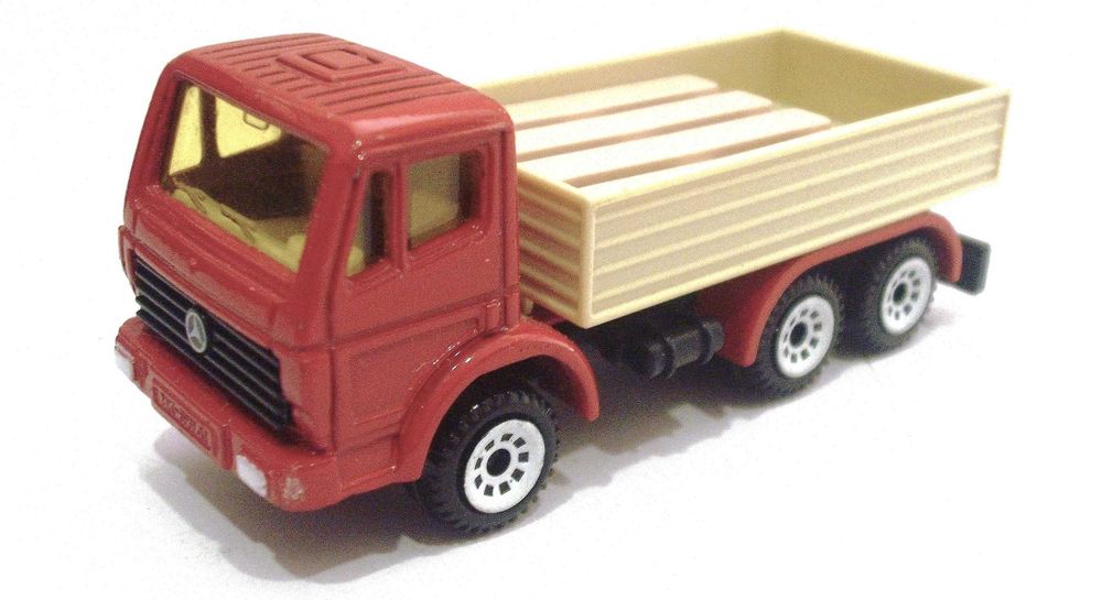 Siku Mercedes Actros 6-wheel Truck -escala +/- 1/64