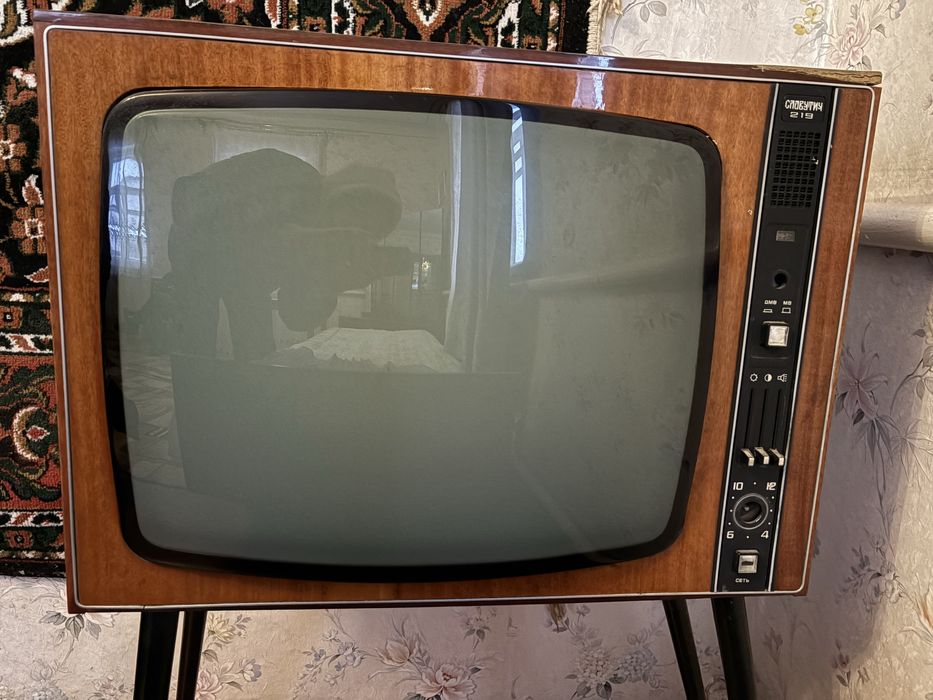 Ретро телевізор “Славутич-219”