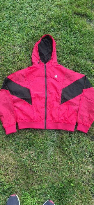 Kurtka sportowa jacket wiatrówka rożowa z czarnym pasiem rozmiar S 36/38 firmy CRIVIT
