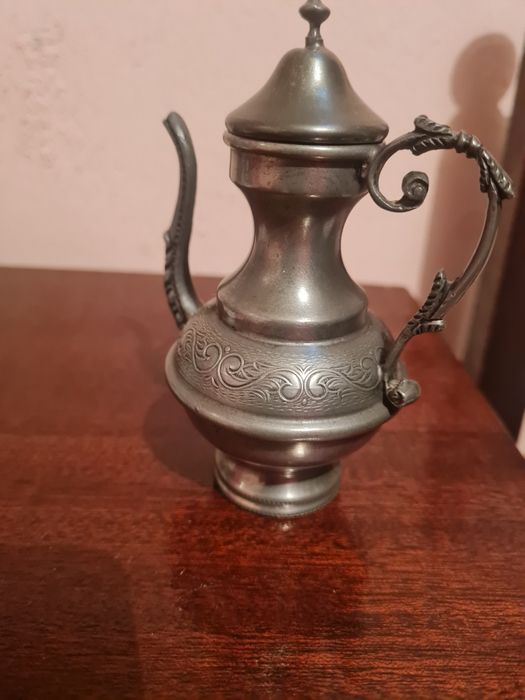 5 Peças decorativas  em estanho