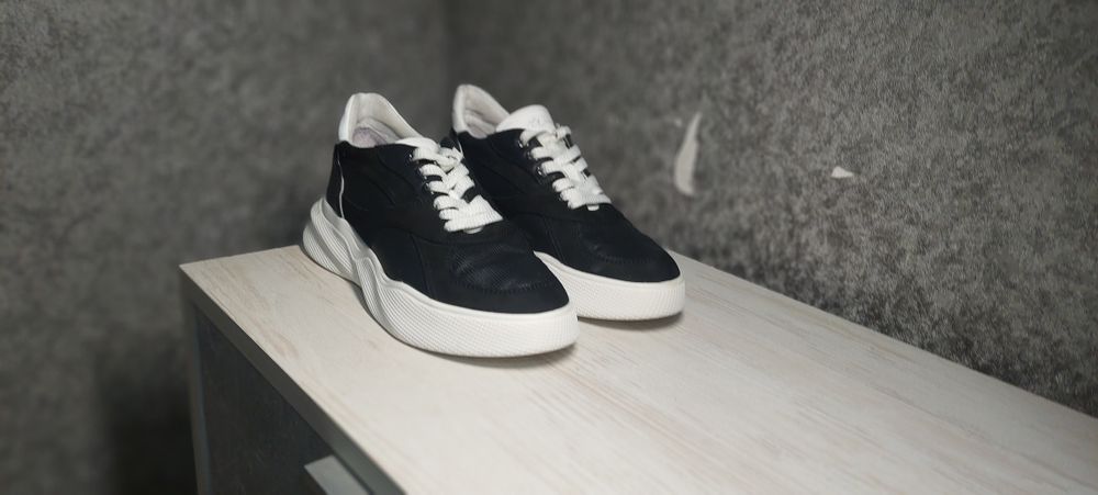 Женские кроссовки 37 Mida оригинал Кожа
