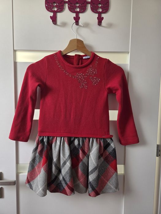 Śliczna sukienka rozmiar 122 Mayoral