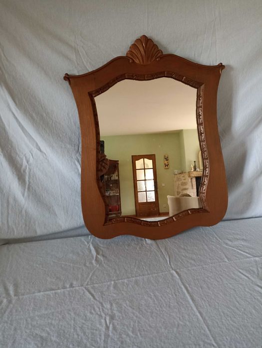 Espelho de parede em madeira