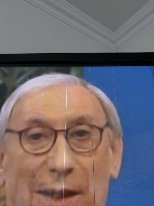 Televisao usada 117x 72 cm