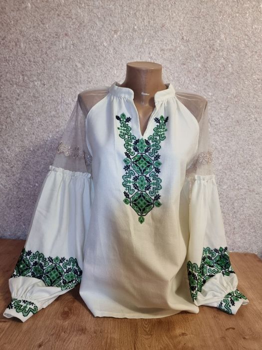 Вишиванка ручної роботи