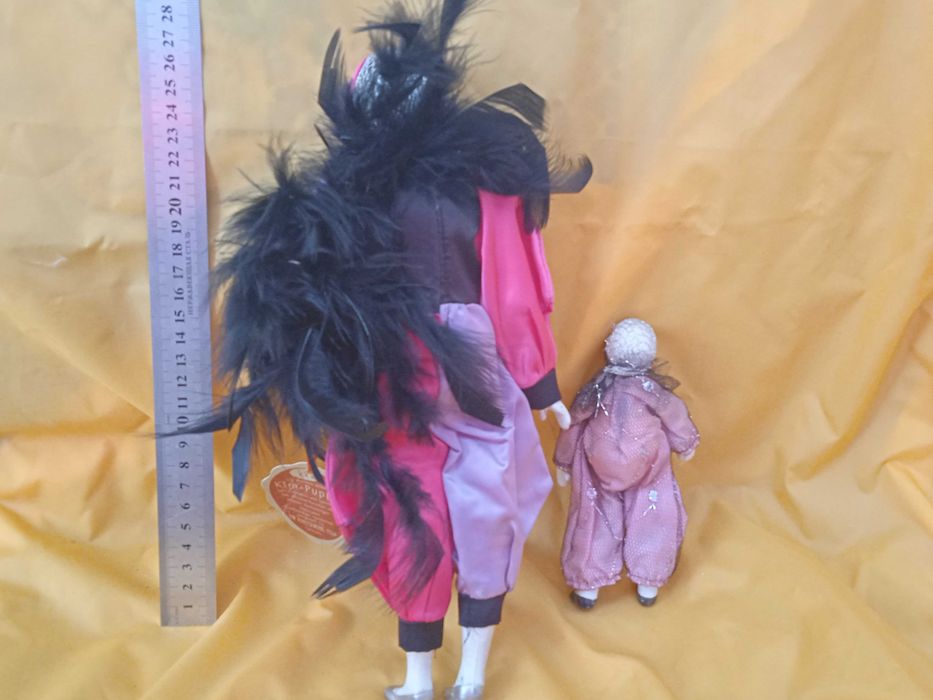 Клоун в капелюші