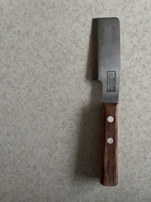 Продам ніж для сиру раклет.