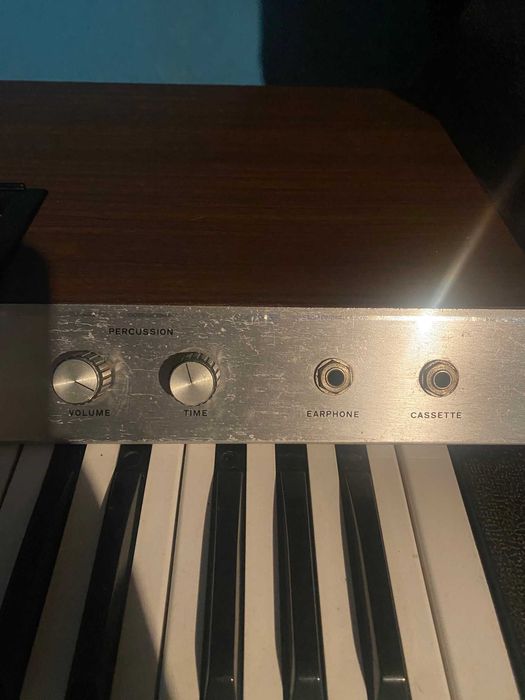 Piano/ Orgão Jumbo 61 R6 com suporte