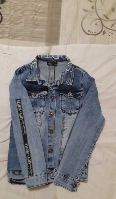 продам дитячу джинсовану куртку