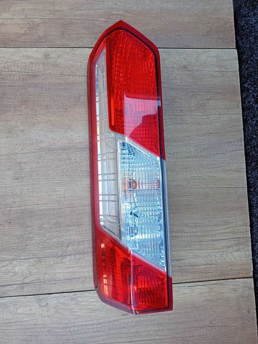 Ford Transit MK8 lampa tylna lewa OE 22r BDB stan