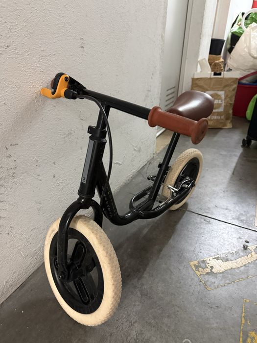 Bicicleta criança equilibrio