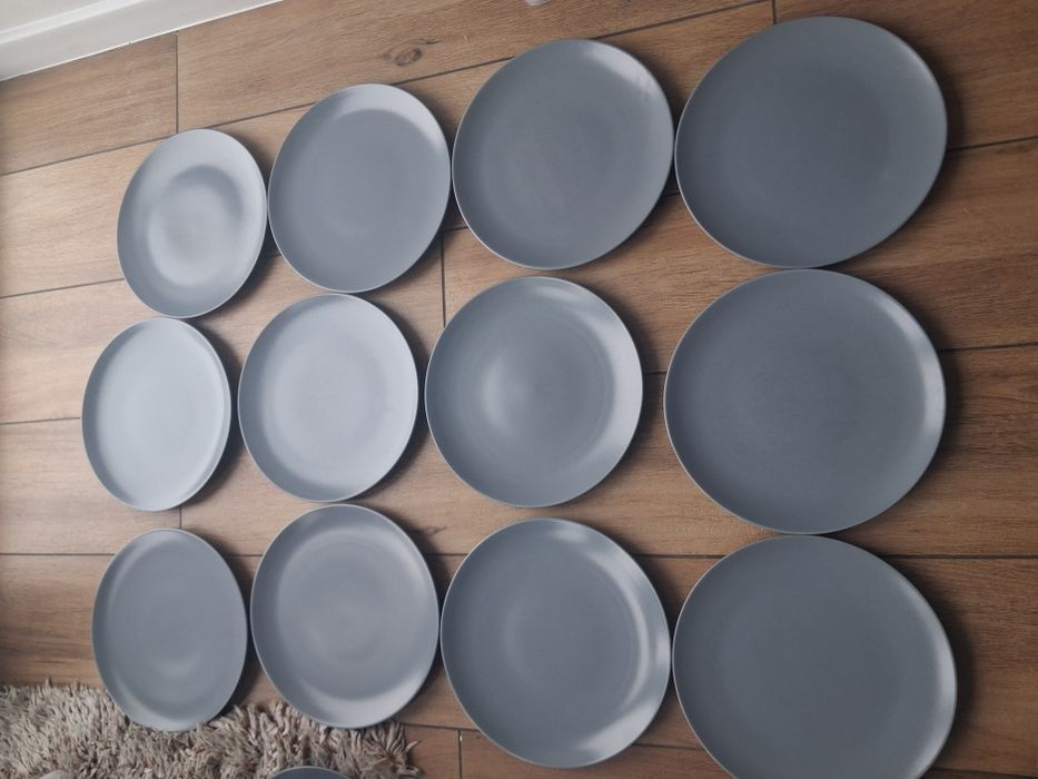 IKEA DINERA – szare matowe talerze – komplet”