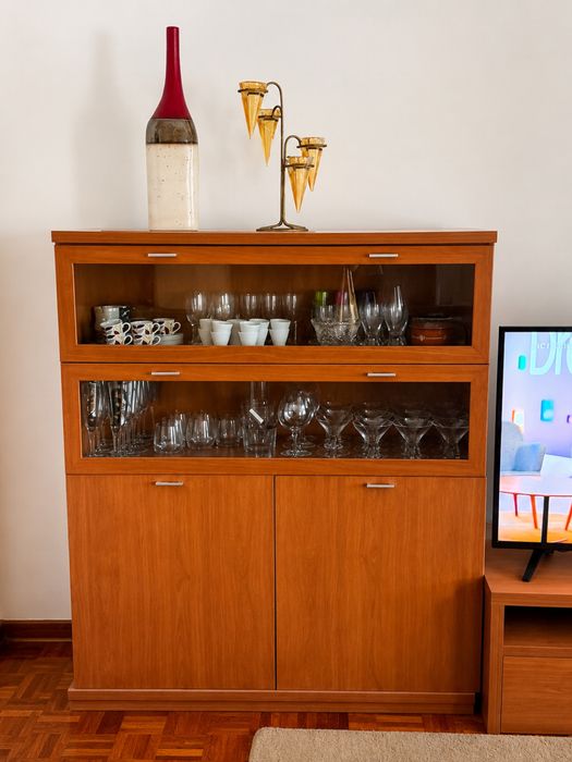 Conjunto de Mobiliário para Sala – Móvel TV, Vitrine e Aparador