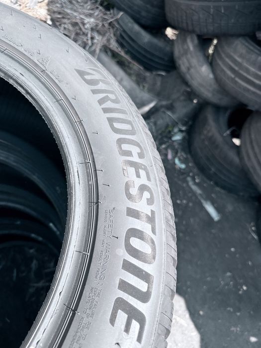 255 50 19 Bridgestone LM005 85% 2024 Шини Зима