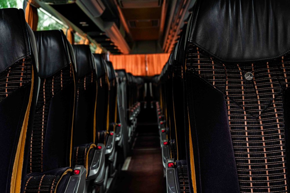 Wynajem autobusów i busów – przewozy krajowe i zagraniczne