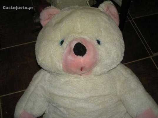 Urso de peluche 1,05cm, usado como novo.